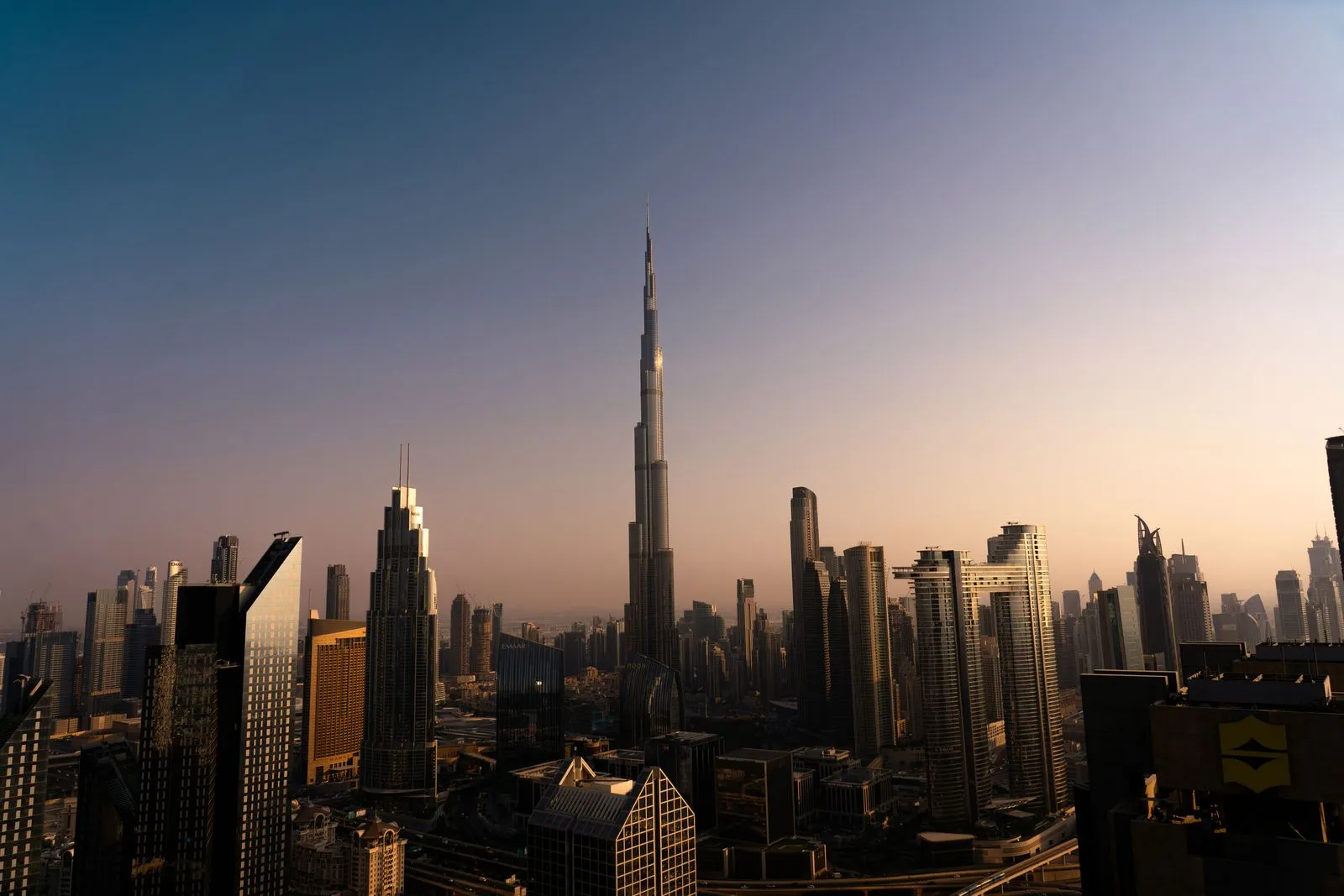 Burj Khalifa et Downtown Dubaï au coucher de soleil