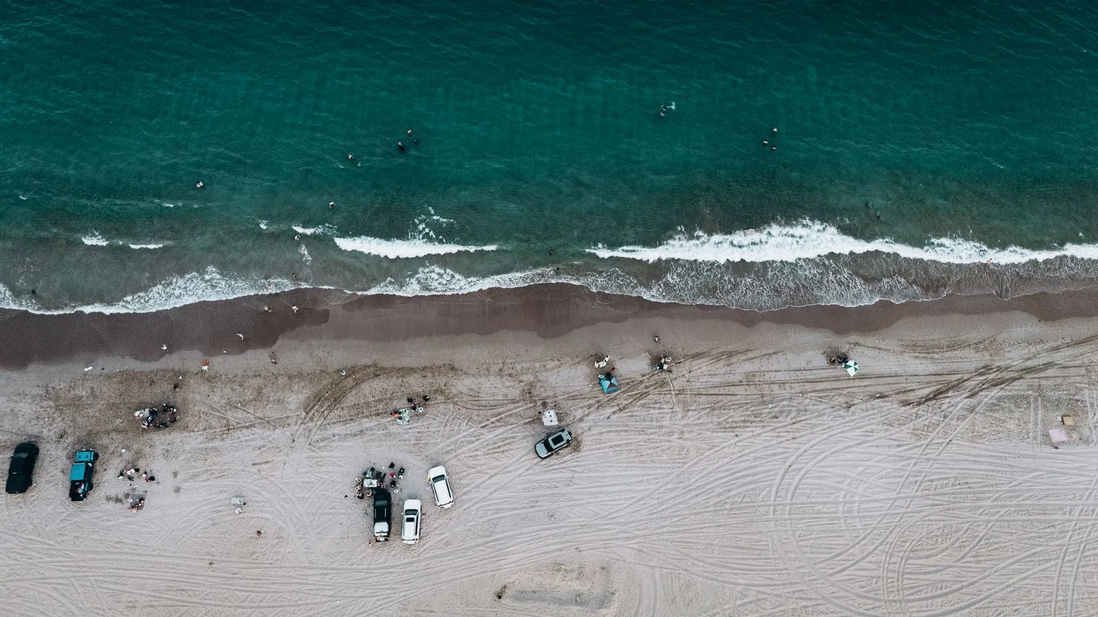 Plage de Fujairah avec mer d'Oman turquoise